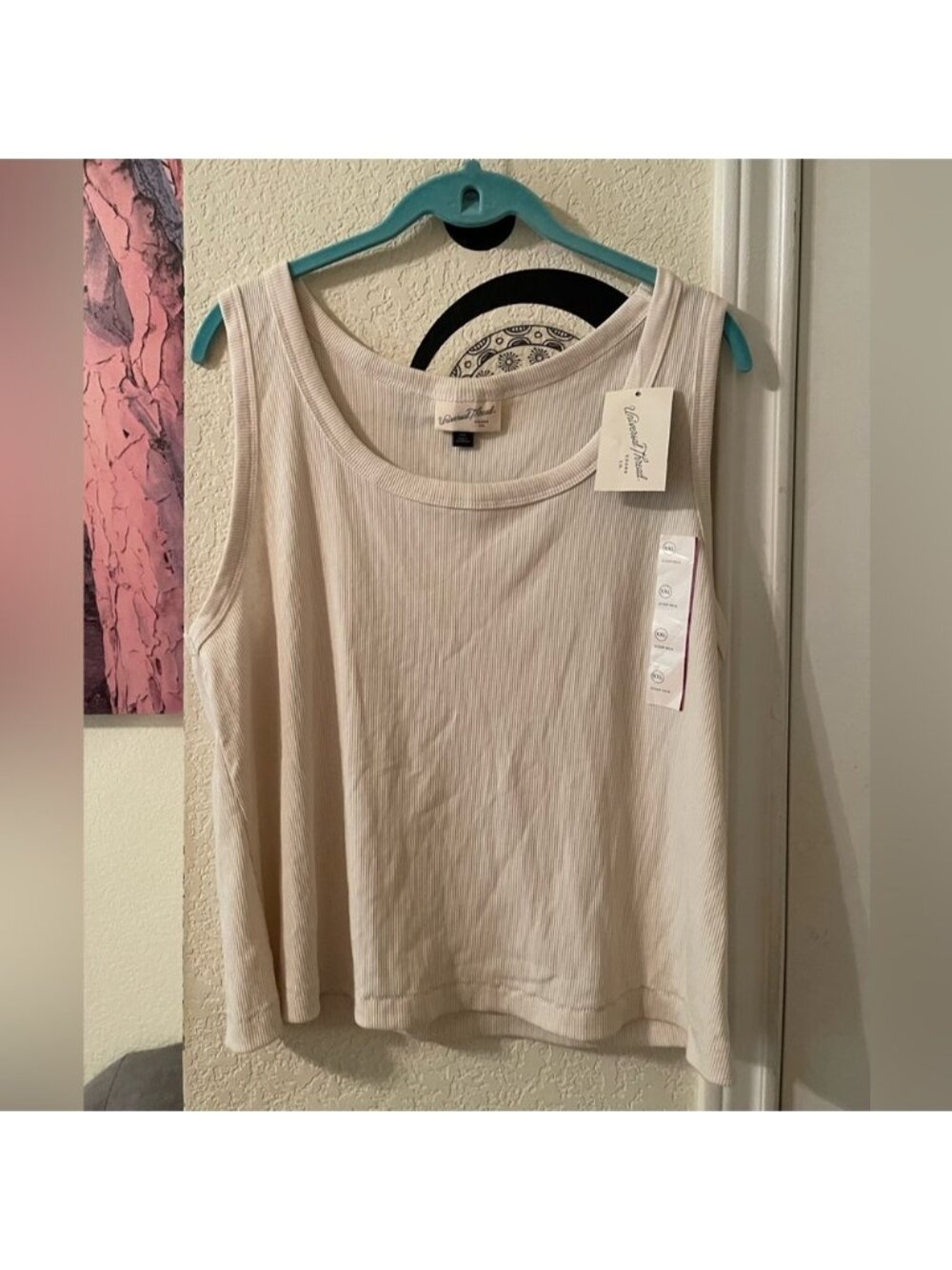 Sleeveless scoop neck Tank Top
